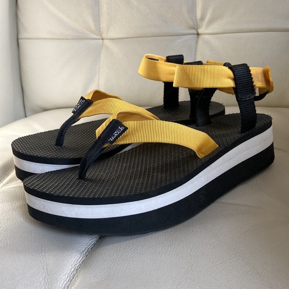 Teva Shoes - 🌝Teva Platform Universal Thong sandals Yellow size 9